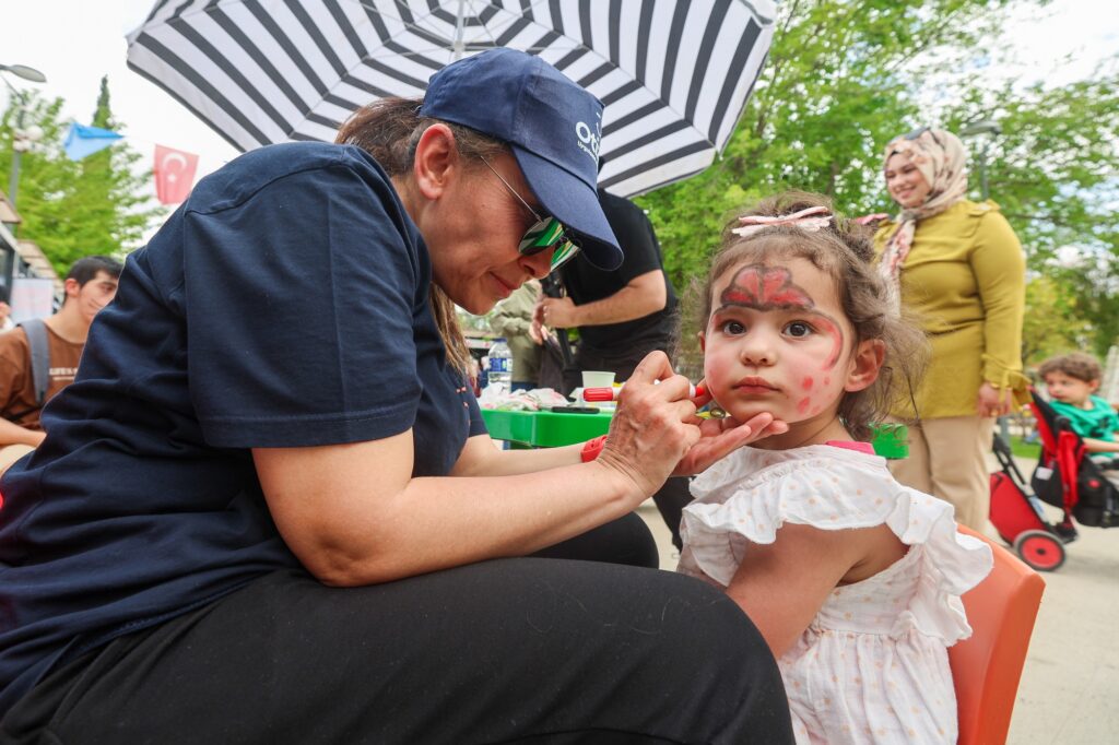 TÜRKİYE’NİN İLK ANNE-BEBEK FESTİVALİ RENKLİ GÖRÜNTÜLERLE SON BULDU