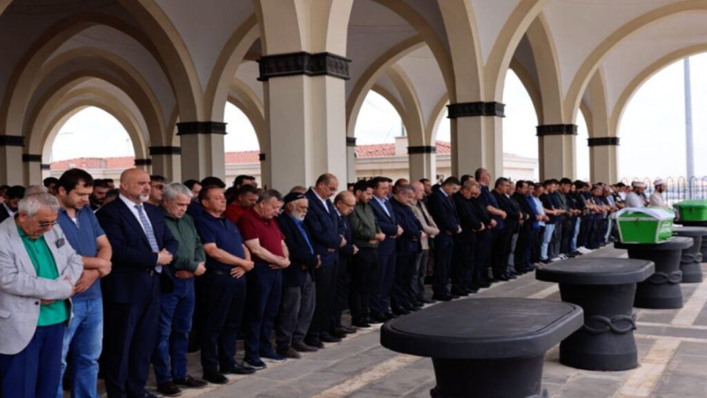 Gaziantep’te İş ve Siyaset Dünyası Bu Cenazeye Akın Etti!