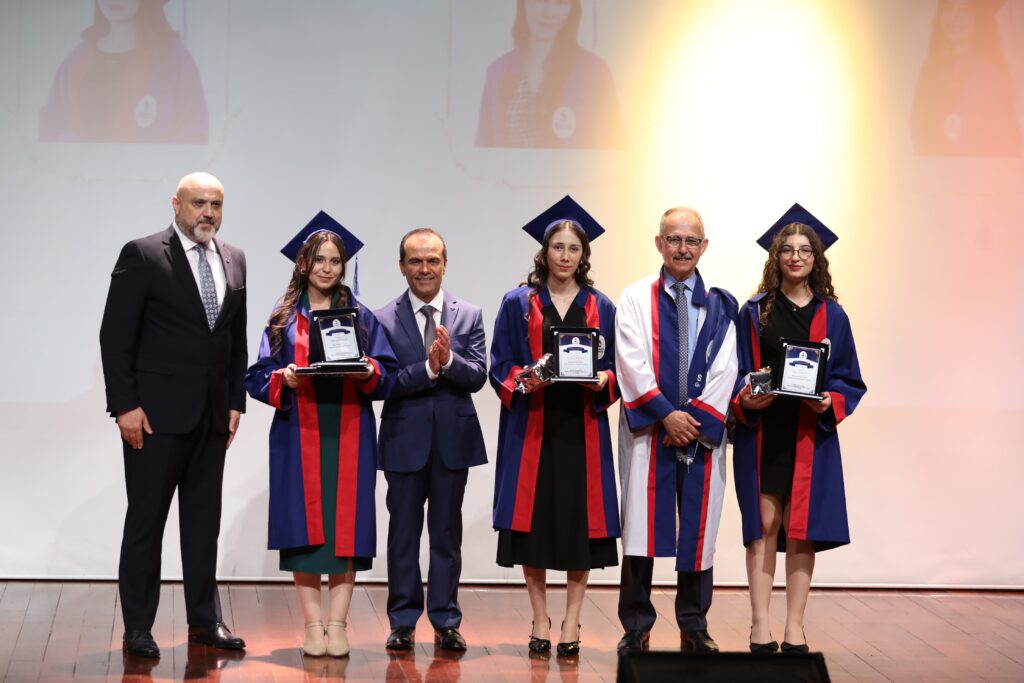 SANKO ÜNİVERSİTESİ’NDE MEZUNİYET COŞKUSU