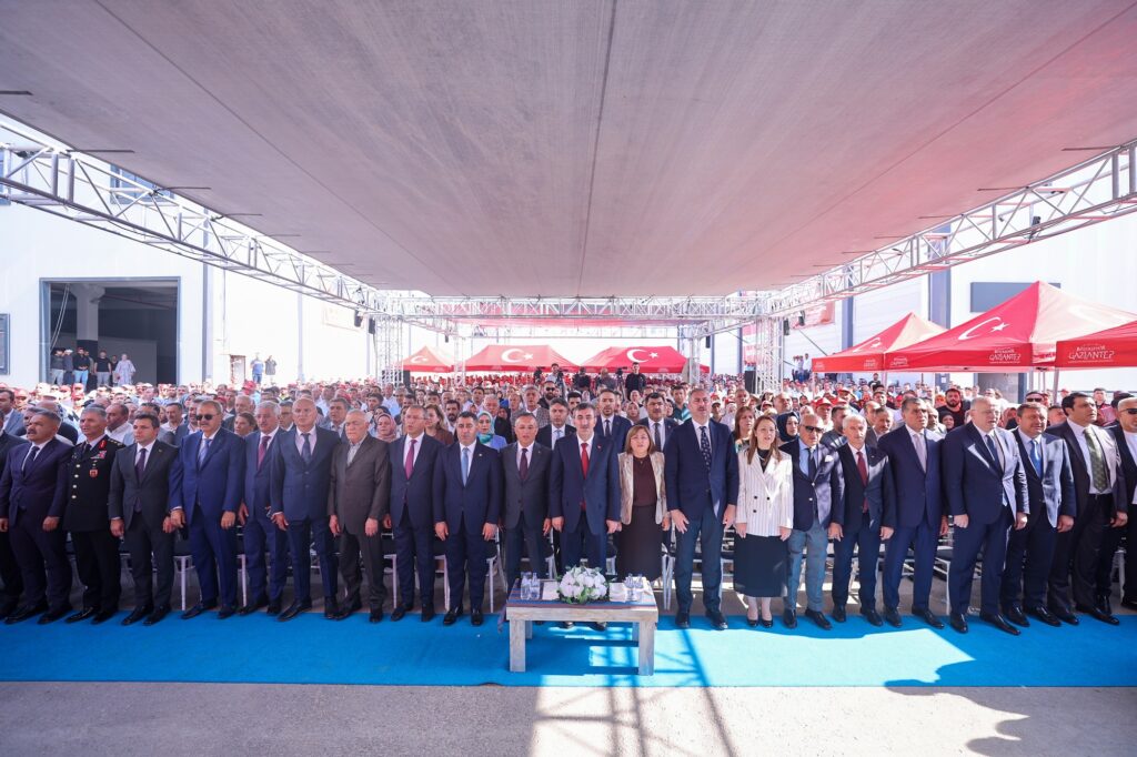 GAZİANTEP’İN YENİ TİCARET ÜSSÜ BÜSEM HİZMETE GİRDİ