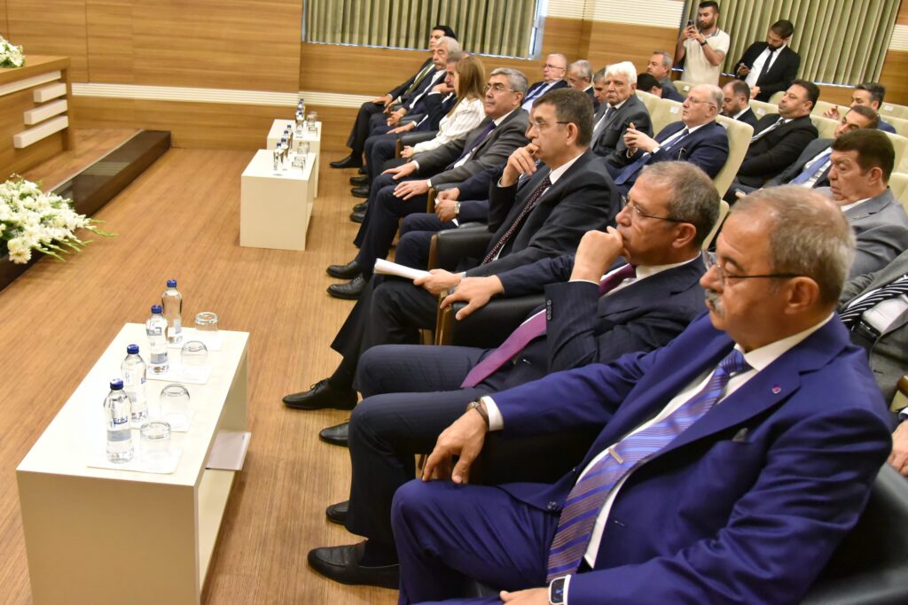 GSO BAŞKANI ÜNVERDİ İŞ DÜNYASININ TALEPLERİNİ CEVDET YILMAZ’A SUNDU