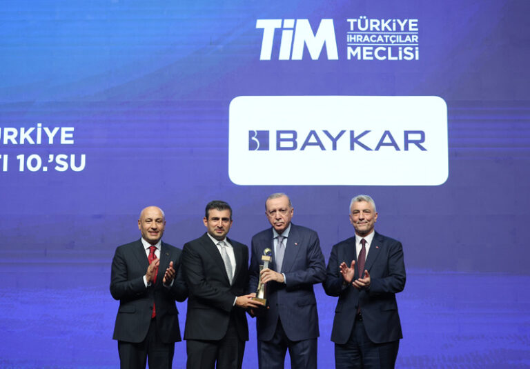 Cumhurbaşkanı Erdoğan’dan Ödül! Baykar ihracatın zirvesine demir attı