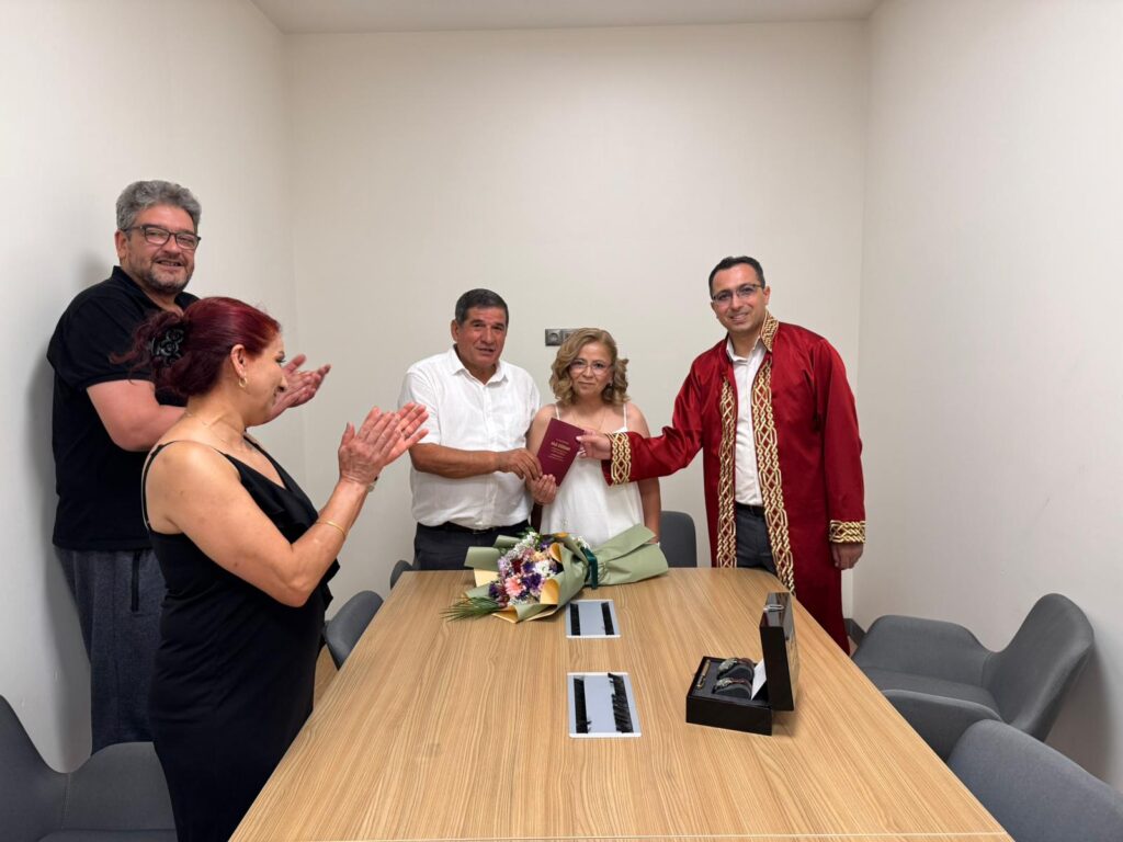 Eski Eşler Gaziantep Şehir Hastanesi’nde Yeniden Nikâh Masasında