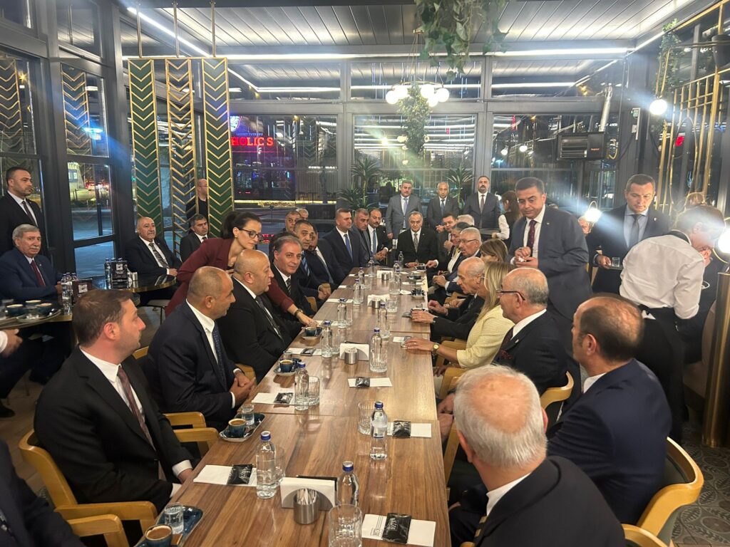 Mustafa Bozgeyik: “Bilgeliğiyle Yolumuza Işık Tutan Liderimize Minnettarız”