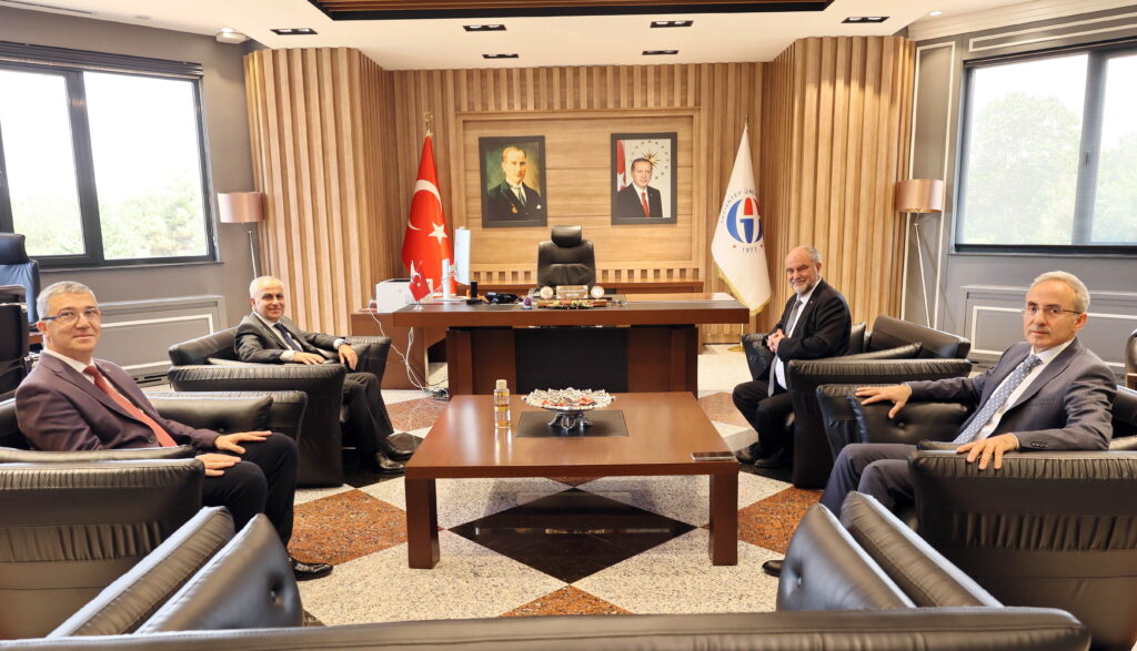 SURİYE BÜYÜKELÇİSİ PROF. DR. BURHAN KÖROĞLU’NDAN GAÜN REKTÖRÜNE ZİYARET