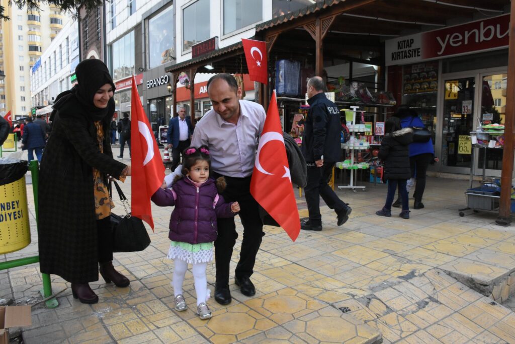 ŞAHİNBEY AY YILDIZLA DONATILIYOR