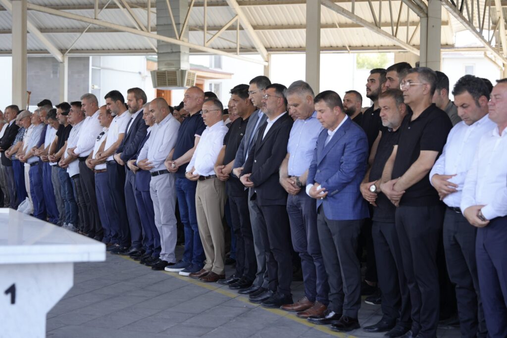 Vali Çeber ve Başkan Tahmazoğlu’ndan Reisoğlu ailesine başsağlığı