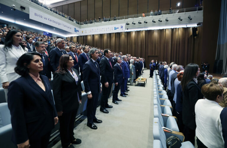 Cumhurbaşkanı Erdoğan: “Türkiye kronik sorununu çözmek için tarihî bir fırsat yakalamıştır”