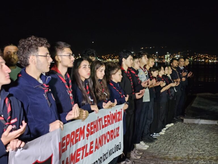 26 yıldır dinmeyen acı: Saat 03.02’de hayat durdu