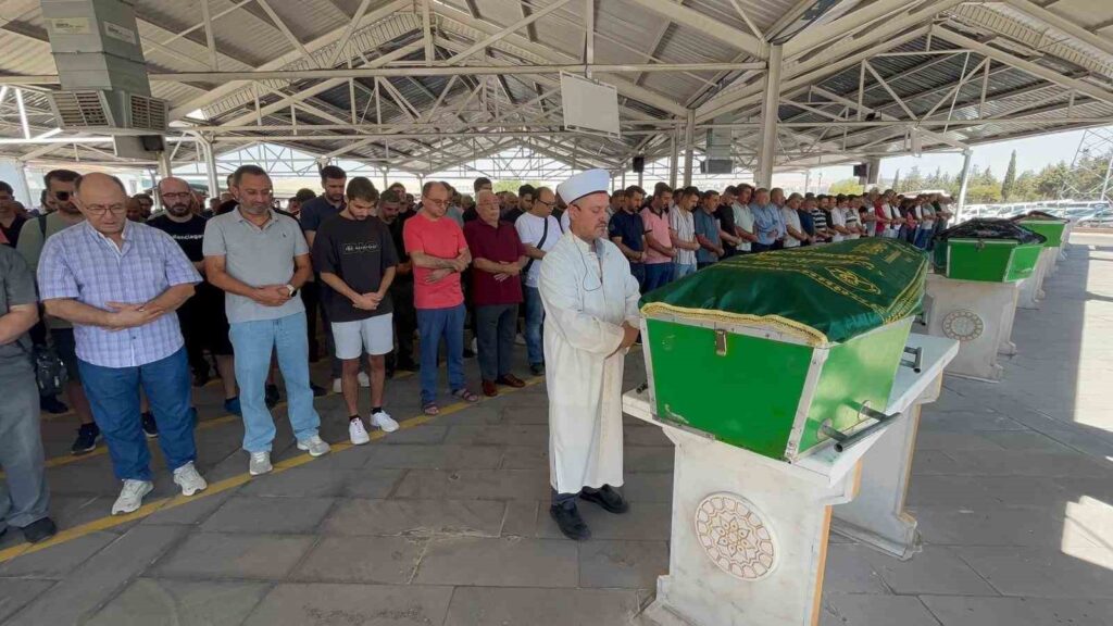 Aksaray’da sert iniş sonucu ölen paraşütçü Gaziantep’te son yolculuğuna uğurlandı