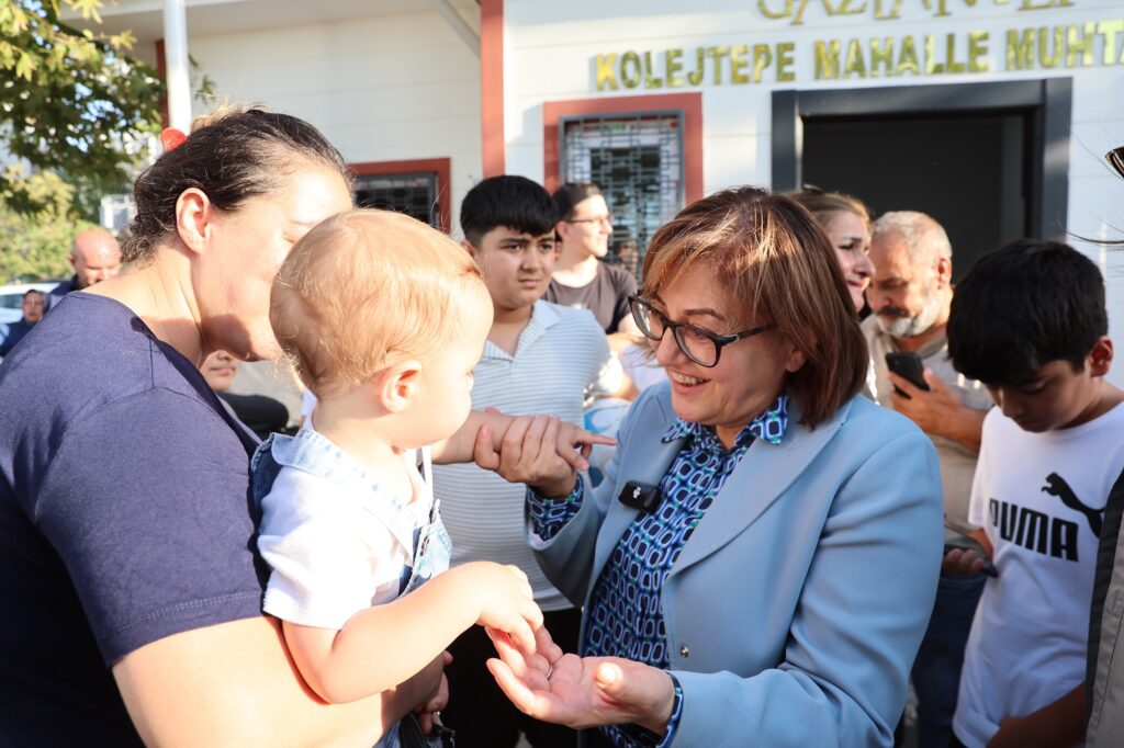 BAŞKAN ŞAHİN ÜÇOKLAR VE KOLEJTEPE MUHTARLIK OFİSLERİNİ HALKLA BERABER AÇTI