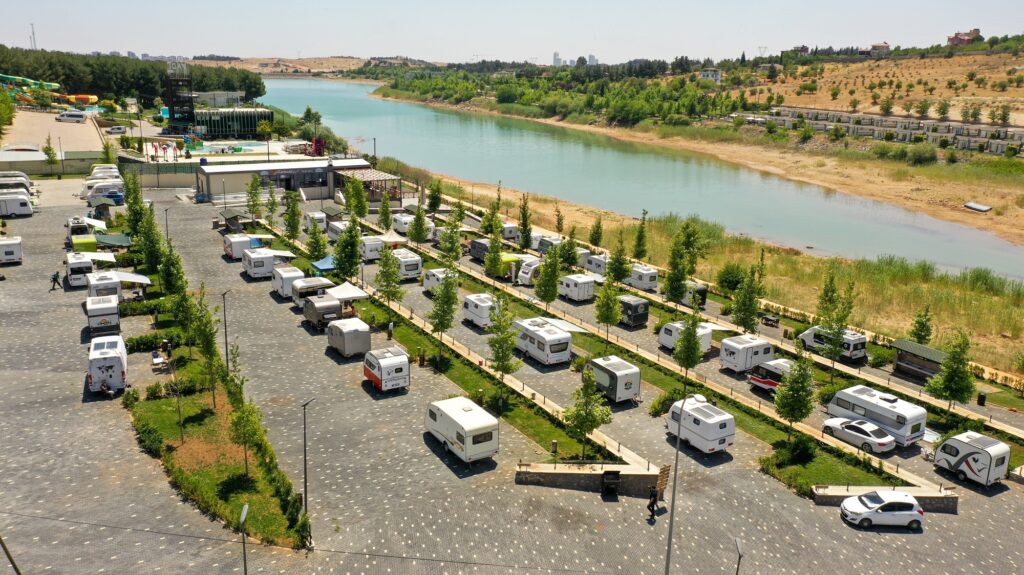 GAZİANTEP BÜYÜKŞEHİR’DEN DOĞA VE KONFORU BULUŞTURAN KARAVAN PARK!
