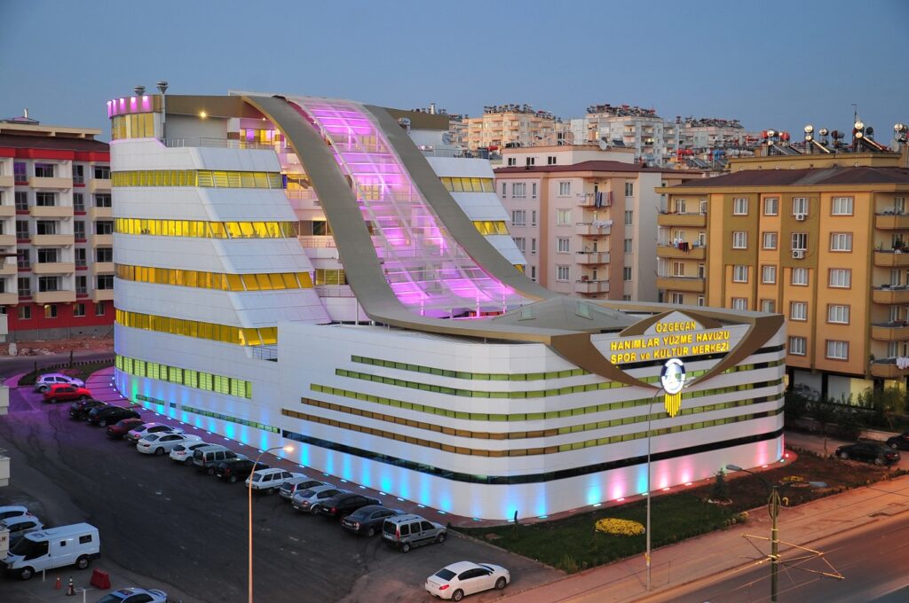 HANIMLARDANÖZGECAN KÜLTÜR MERKEZİ’NE YOĞUN İLGİ