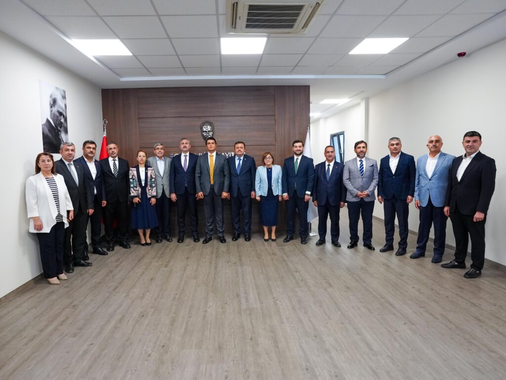 AK PARTİ GRUP BAŞKAN VEKİLİ GÜL VE BAŞKAN ŞAHİN’DEN YILMAZ’A ZİYARET