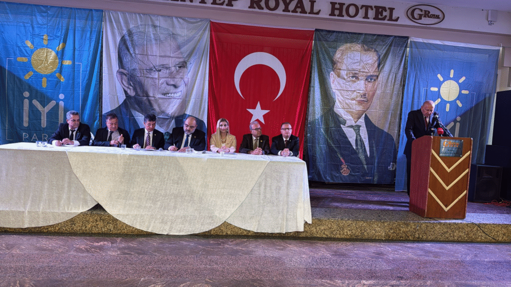 İYİ PARTİDEN MUHTEŞEM KONGRE