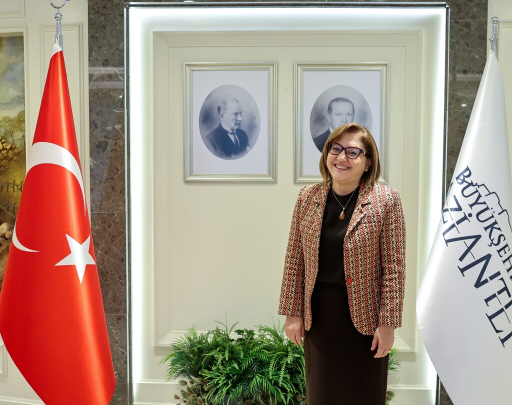 Büyükşehir Belediye Başkanı Fatma Şahin, gazete sahipleri ile bir araya geldi