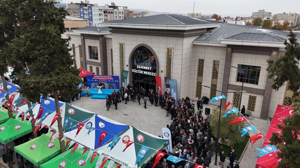 ŞAHİNBEY KÜLTÜR MERKEZİ HİZMETE AÇILDI