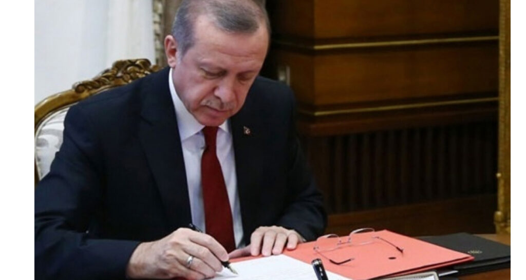 Adalet Bakanı Yılmaz Tunç ve İçişleri Bakanı görevden affını istedi