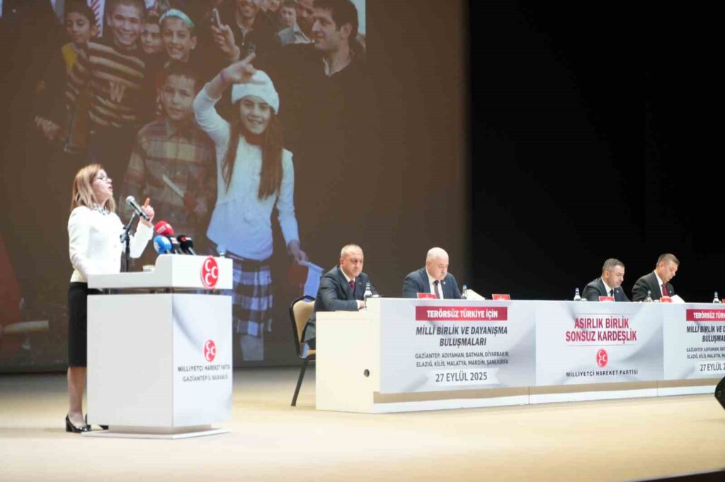 PROGRAMA MHP GENEL BAŞKAN YARDIMCISI ZÜHAL TOPCU, GAZİANTEP BÜYÜKŞEHİR BELEDİYE BAŞKANI FATMA ŞAHİN, ŞAHİNBEY BELEDİYE BAŞKANI MEHMET TAHMAZOĞLU, MHP GAZİANTEP MİLLETVEKİLİ SERMET ATAY, MHP MİLLETVEKİLLERİ VE MHP'Lİ PARTİ ÜYELERİ KATILDI. (FATMA ALTINBAŞ - UĞUR DÖNEK/GAZİANTEP-İHA)